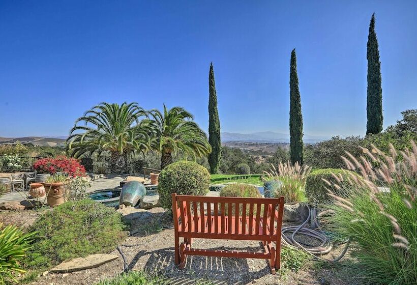 Peaceful Ranch Resort + Vineyard View, Pool Access