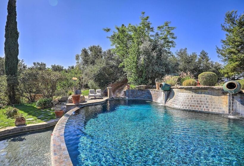 Peaceful Ranch Resort + Vineyard View, Pool Access