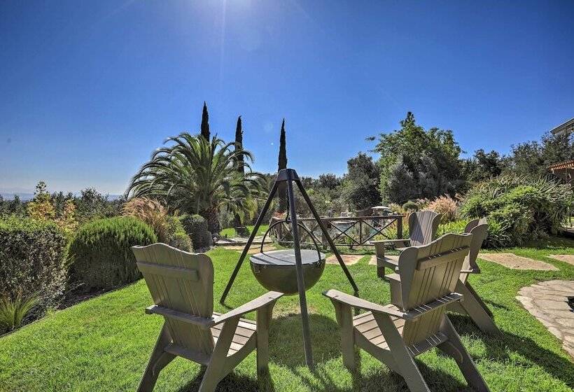 Peaceful Ranch Resort + Vineyard View, Pool Access