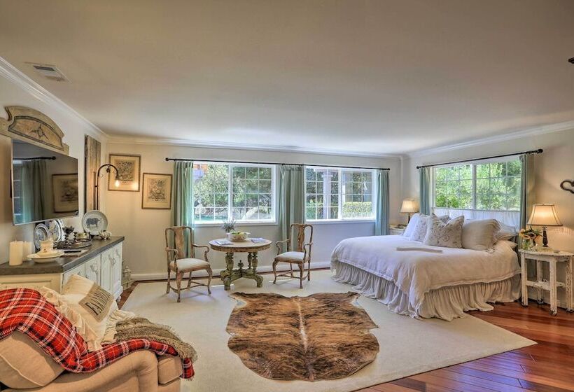 Peaceful Ranch Resort + Vineyard View, Pool Access