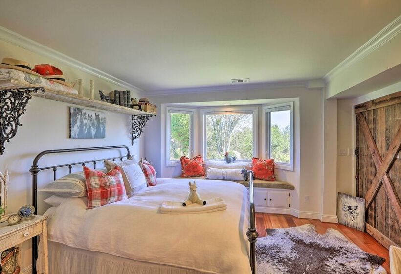 Peaceful Ranch Resort + Vineyard View, Pool Access