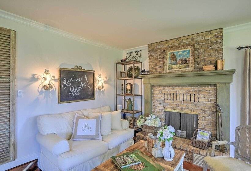 Peaceful Ranch Resort + Vineyard View, Pool Access