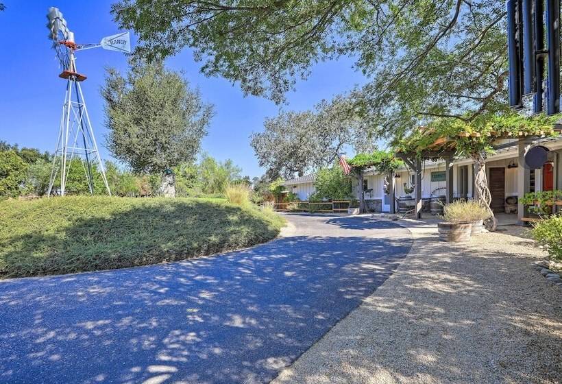 Peaceful Ranch Resort + Vineyard View, Pool Access