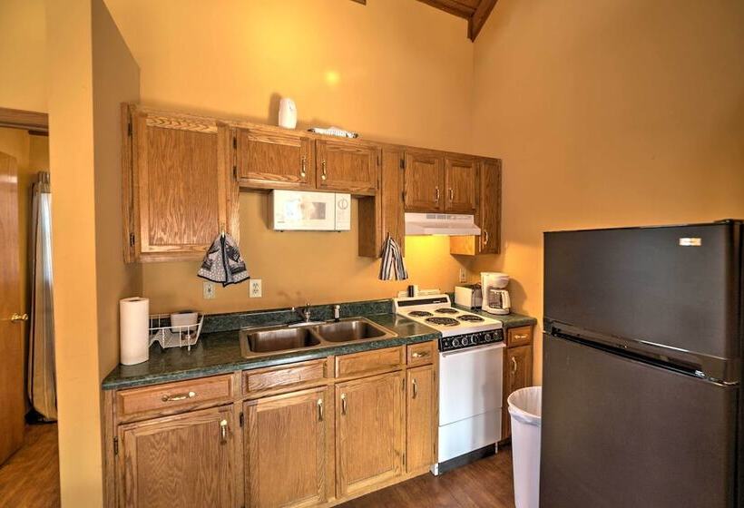 Peaceful Reliance Cabin W/ Deck On Hiwassee River!