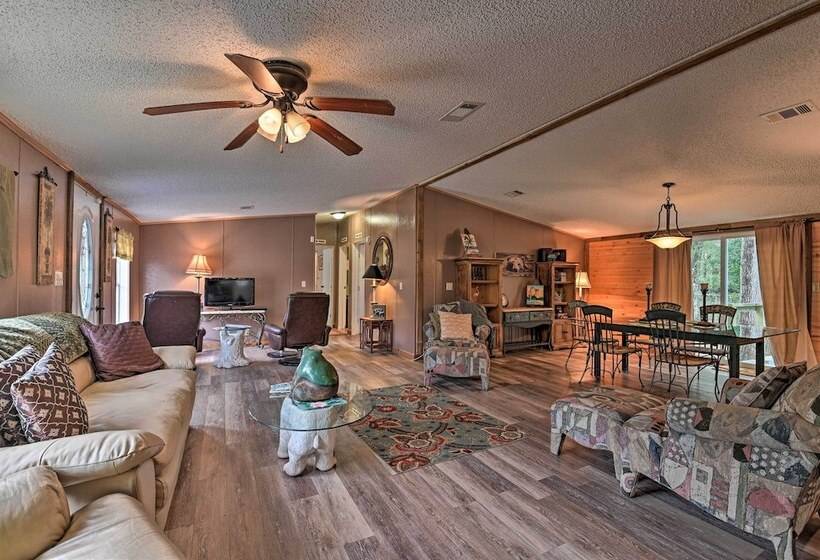 Peaceful Silver Springs Property   Pets Welcome!