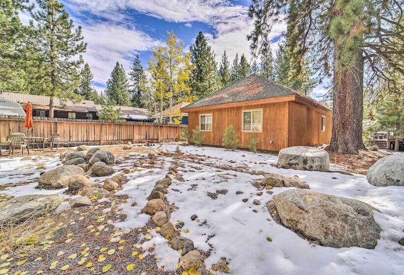 Truckee Cottage W/ Fenced Yard & Lake Donner Views