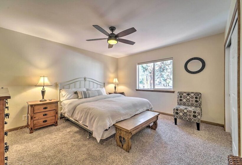 Truckee Cottage W/ Fenced Yard & Lake Donner Views