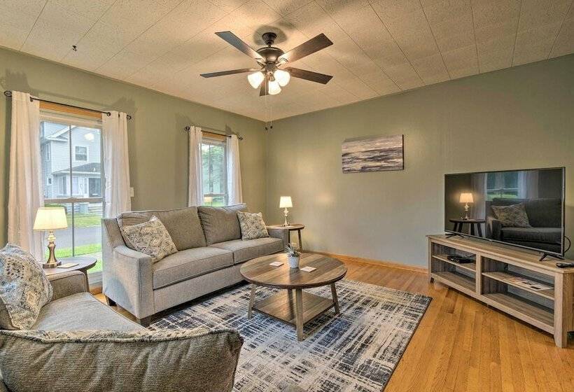 Penn Yan Escape W/ Yard, 1 Mi To Keuka Lake!