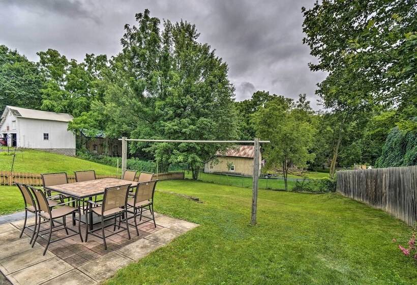 Penn Yan Escape W/ Yard, 1 Mi To Keuka Lake!