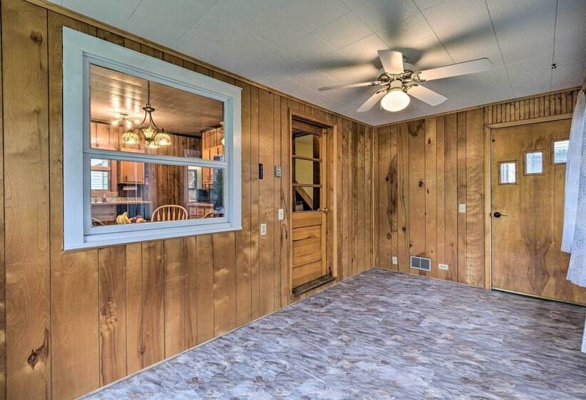 Penn Yan Escape W/ Yard, 1 Mi To Keuka Lake!