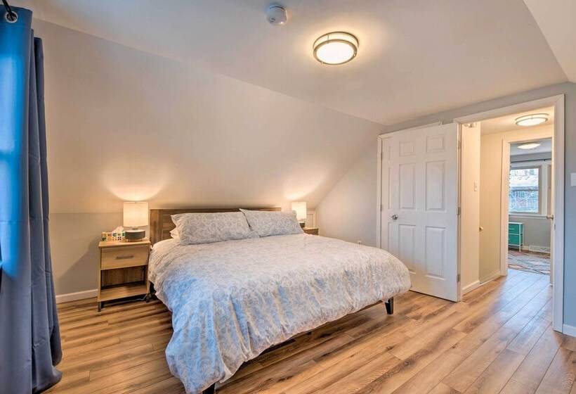 Lake Ariel Cabin W/ Community Pool & Lake Access!