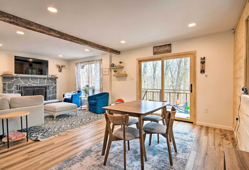 Lake Ariel Cabin W/ Community Pool & Lake Access!