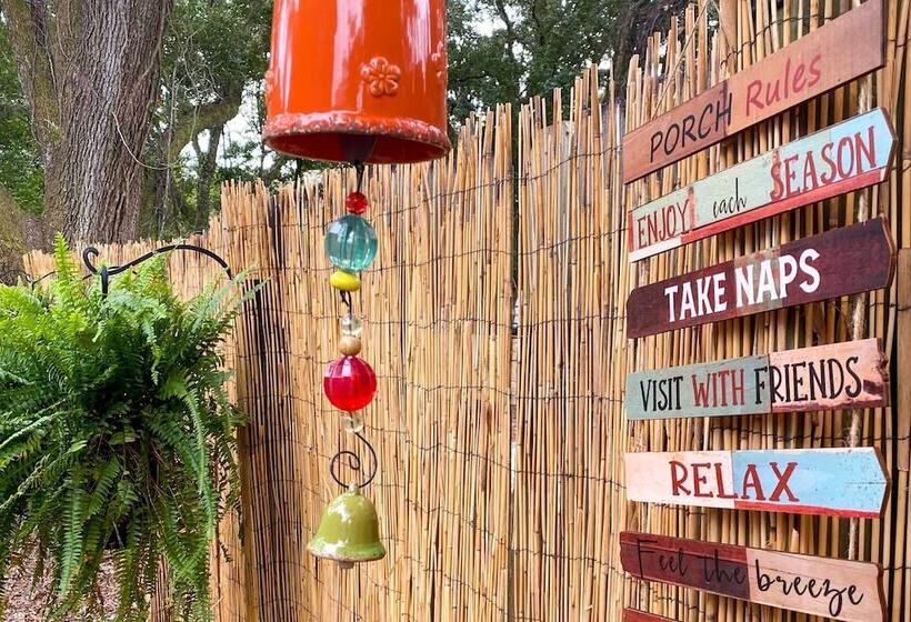 Pet Friendly A Frame Retreat Near Dtwn + Beaches!