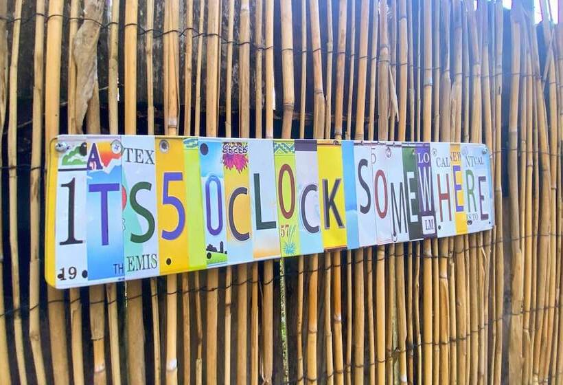 Pet Friendly A Frame Retreat Near Dtwn + Beaches!