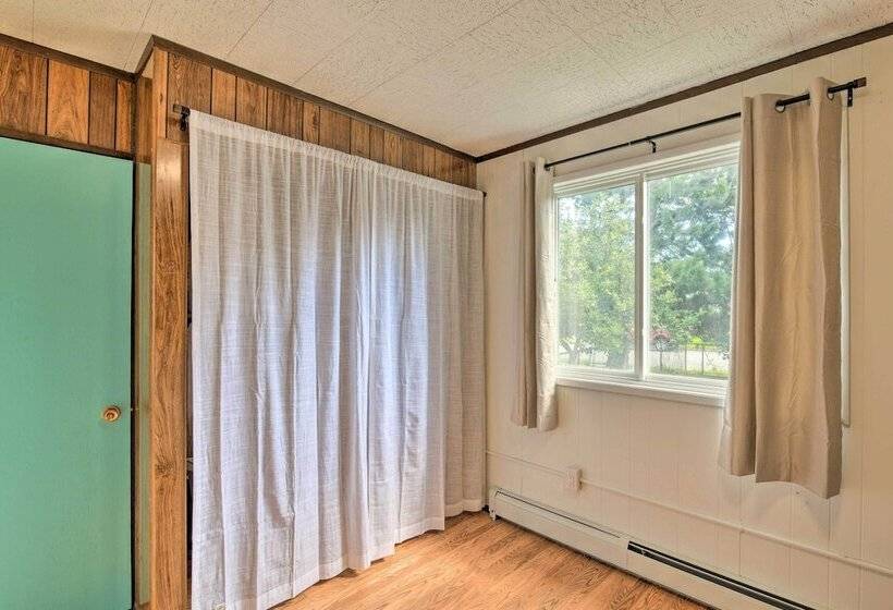 Pet Friendly Anchorage Gem: Walkable Location