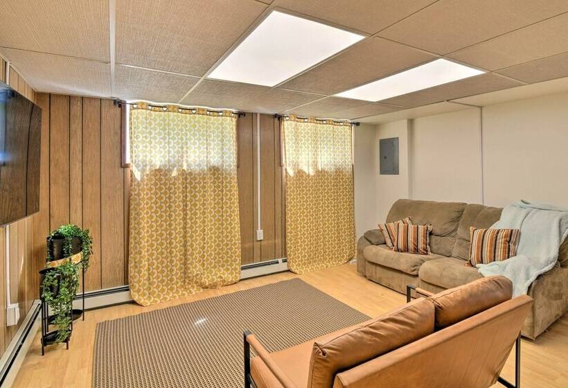 Pet Friendly Anchorage Gem: Walkable Location