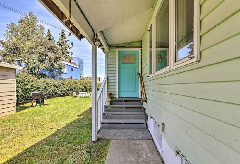 Pet Friendly Anchorage Gem: Walkable Location