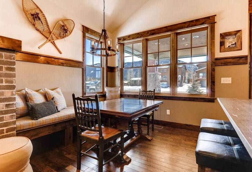 Dog Friendly Cabin In The Heart Of Grand Lake!