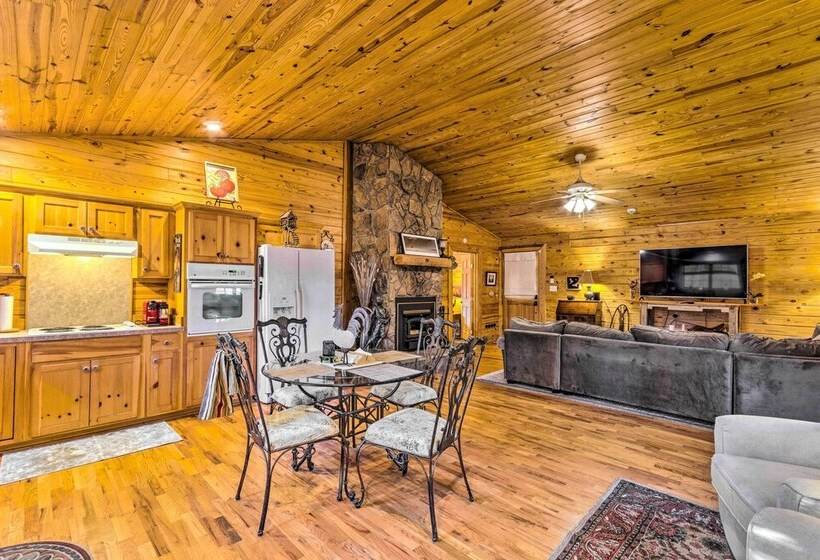 Pet Friendly Cabot Cabin W/ Fenced Yard!