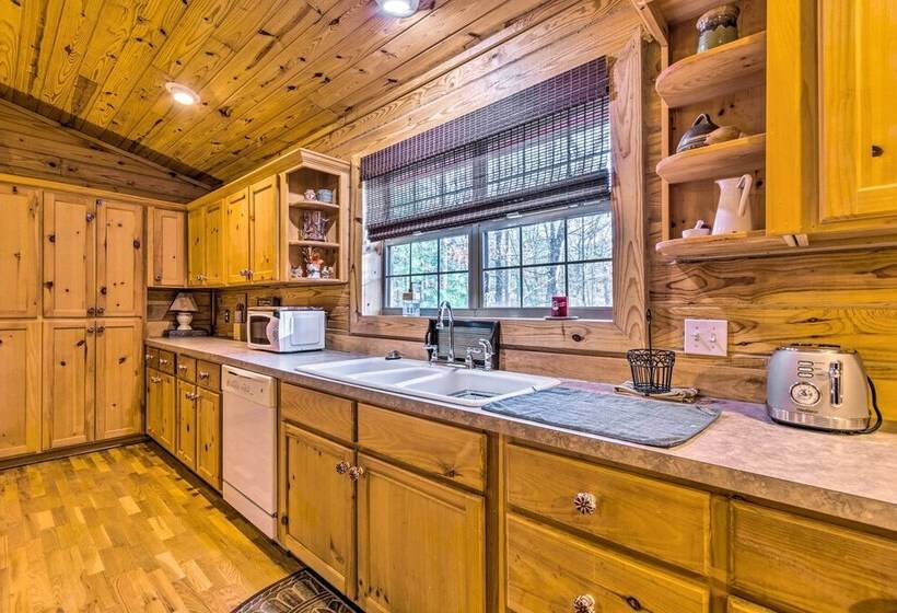 Pet Friendly Cabot Cabin W/ Fenced Yard!