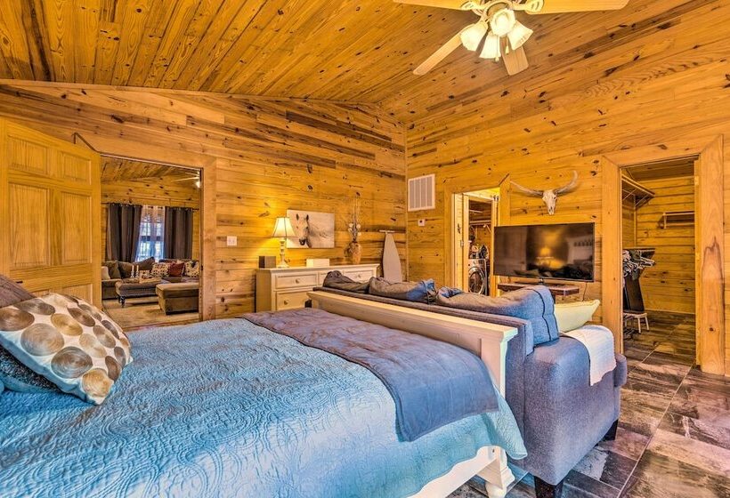 Pet Friendly Cabot Cabin W/ Fenced Yard!