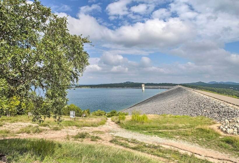 Pet Friendly Canyon Lake Studio: Fish, Boat, Relax