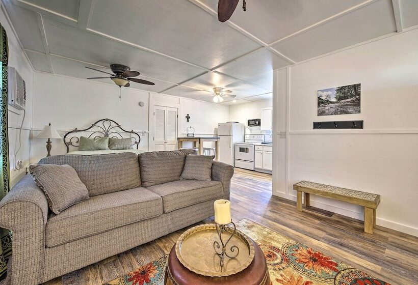 Pet Friendly Canyon Lake Studio: Fish, Boat, Relax