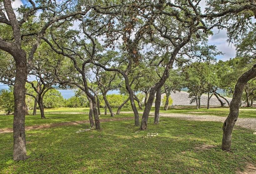 Pet Friendly Canyon Lake Studio: Fish, Boat, Relax