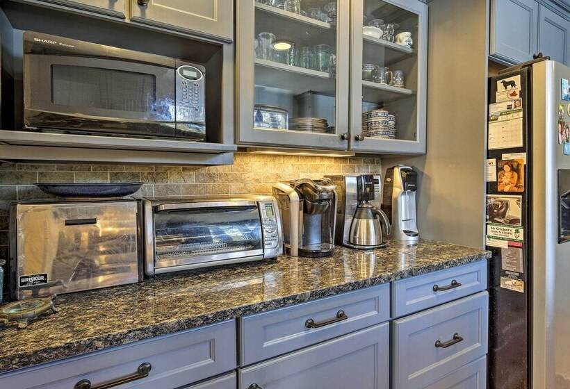 Pet Friendly Cape Cod Home W/ Deck 2 Mi To Beaches