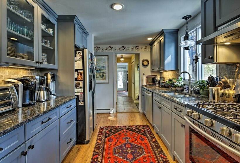 Pet Friendly Cape Cod Home W/ Deck 2 Mi To Beaches