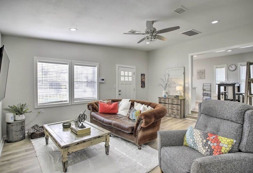 Pet Friendly Cottage, 3 Blocks To Main St!