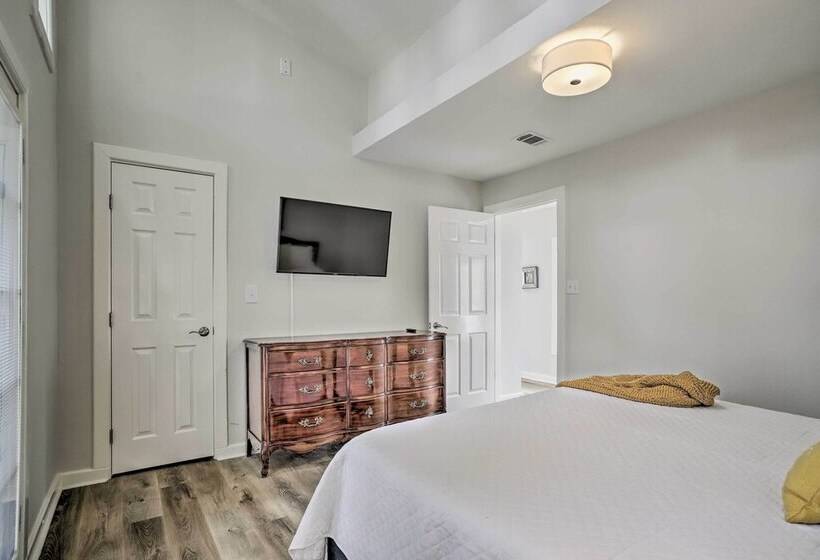 Pet Friendly Cottage, 3 Blocks To Main St!