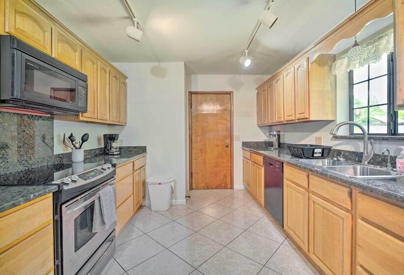 Pet Friendly Inglis Retreat W/ Lake + Dock!