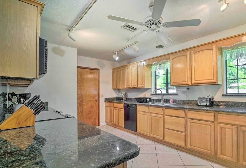 Pet Friendly Inglis Retreat W/ Lake + Dock!