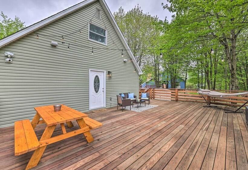 Near Lakes & Resorts: Pet Friendly Long Pond Abode