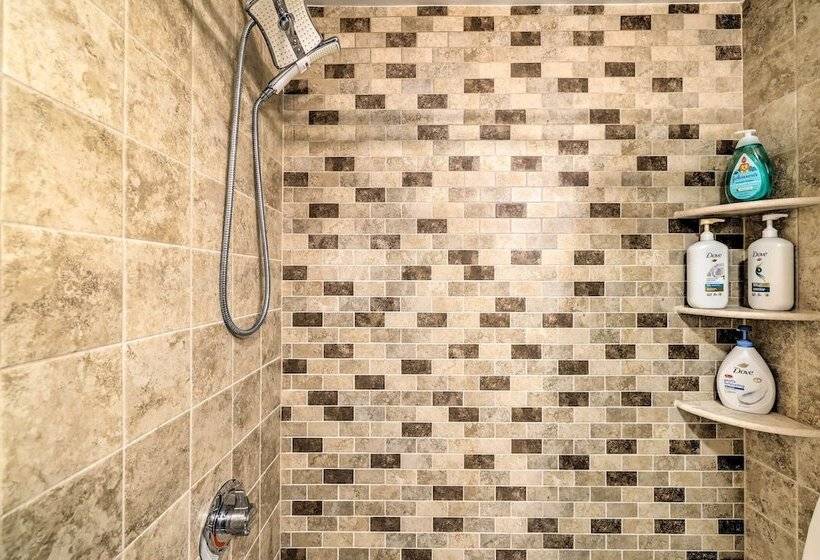 Near Lakes & Resorts: Pet Friendly Long Pond Abode