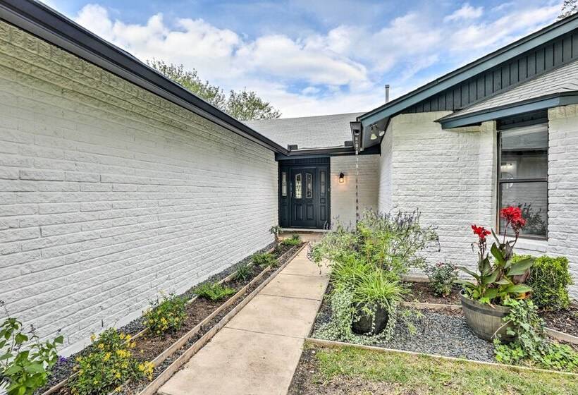 Pet Friendly Lockhart Home W/ Private Yard!