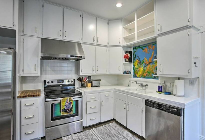 The Art House  Home In Galveston Strand District