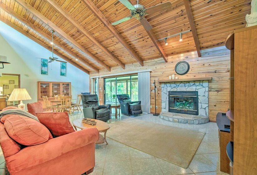 Pet Friendly Inglis Retreat W/ Lake + Dock!