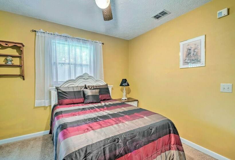 Pet Friendly Inglis Retreat W/ Lake + Dock!