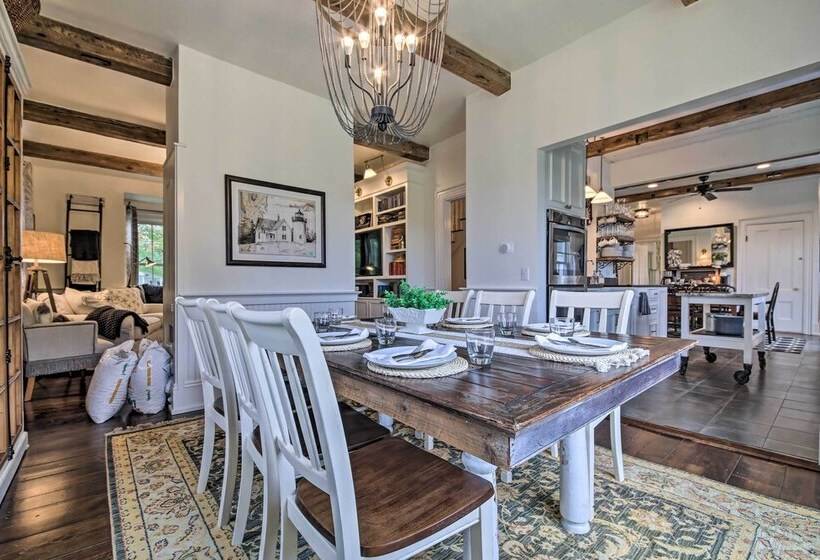 On Site Pond: Spacious Family Home In Jefferson!