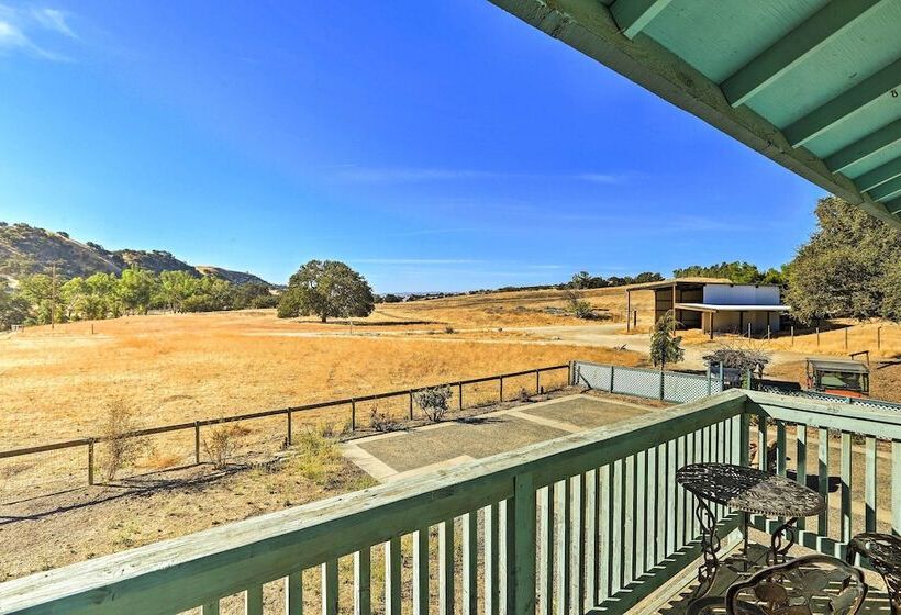 Pleasant Valley Wine Trail Home   Near Paso Robles