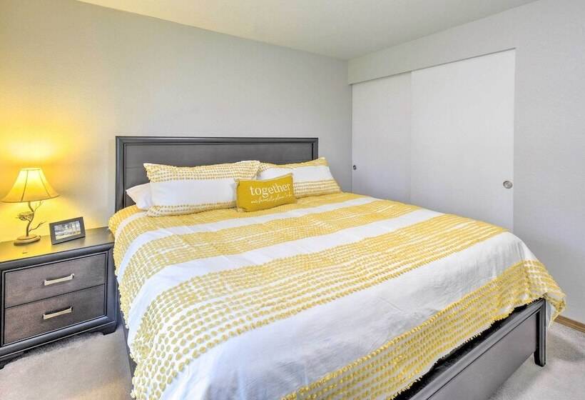 Port Angeles Abode W/ Yard & Guest House!