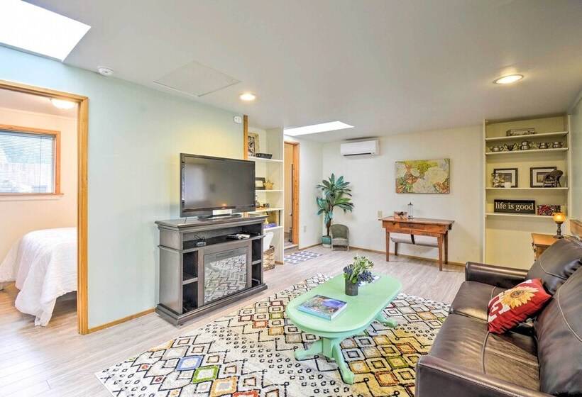 Port Angeles Abode W/ Yard & Guest House!