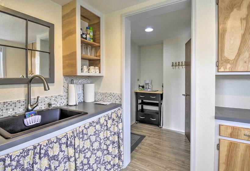 Port Angeles Abode W/ Yard & Guest House!