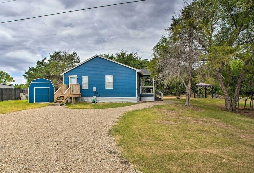 Pottsboro Home W/ Fire Pit < 1 Mi To Lake Texoma!