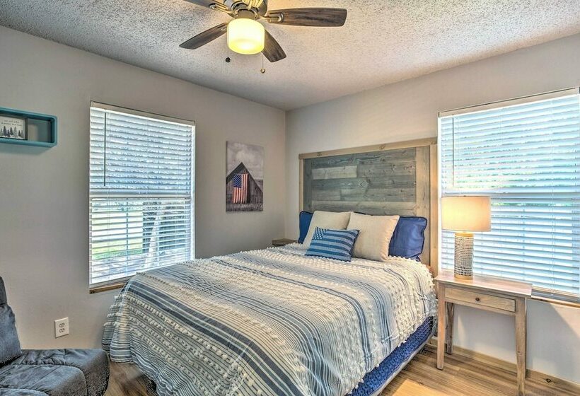 Pottsboro Home W/ Fire Pit < 1 Mi To Lake Texoma!