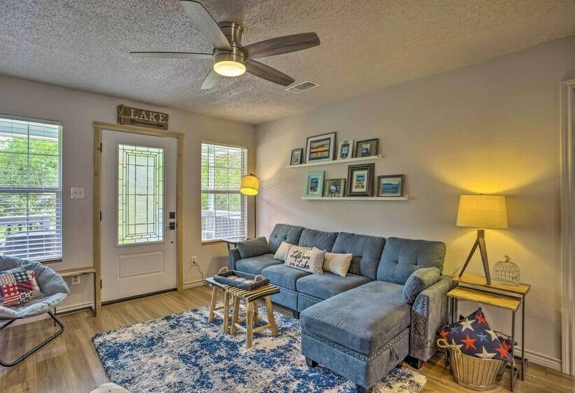 Pottsboro Home W/ Fire Pit < 1 Mi To Lake Texoma!