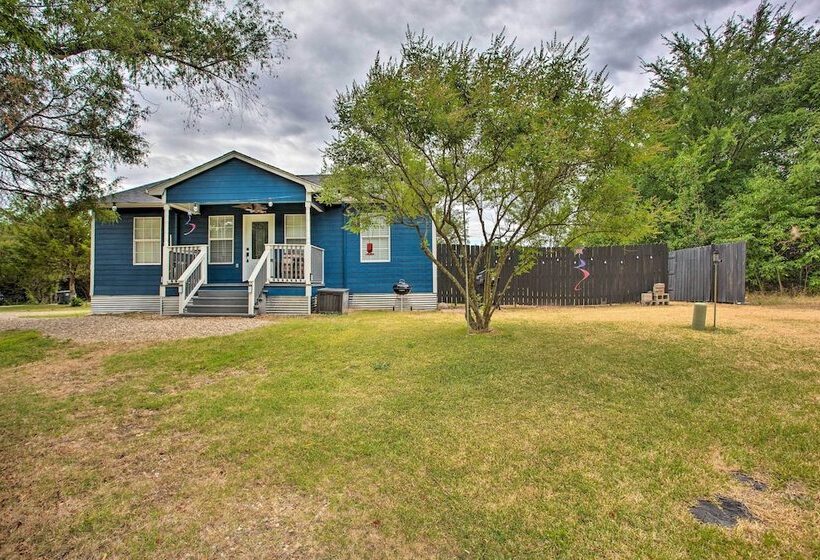 Pottsboro Home W/ Fire Pit < 1 Mi To Lake Texoma!