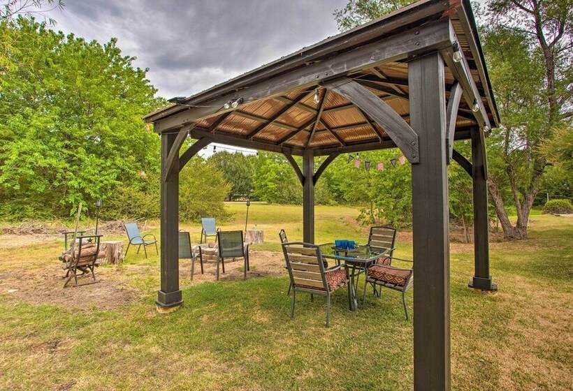 Pottsboro Home W/ Fire Pit < 1 Mi To Lake Texoma!